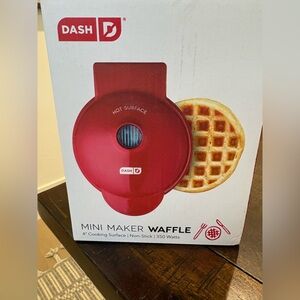 Ash Red Mini Waffle Maker